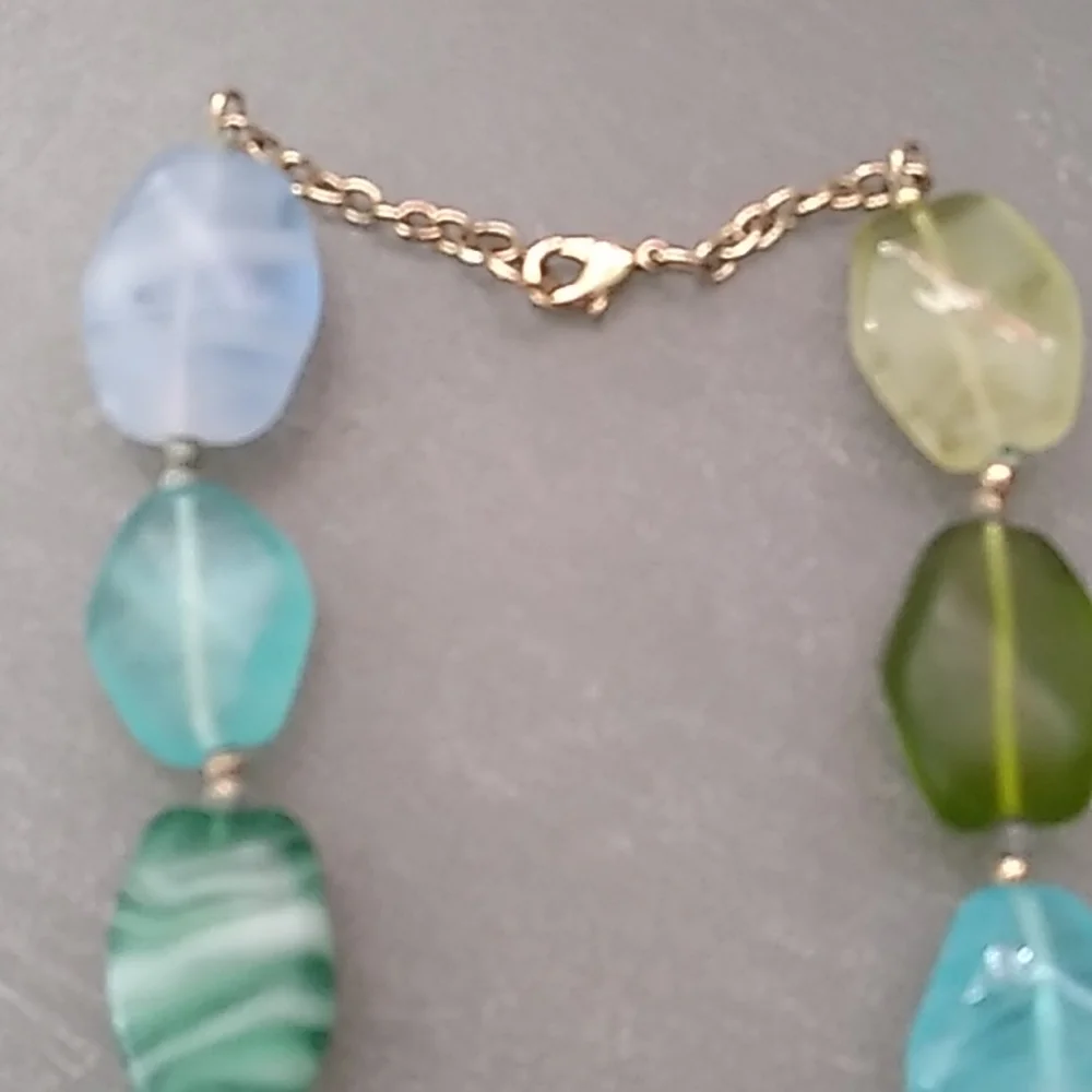 Vintage, Necklace, 16inches, Colors, Turquoise, Green and Blue Stones - Picture 3 of 3